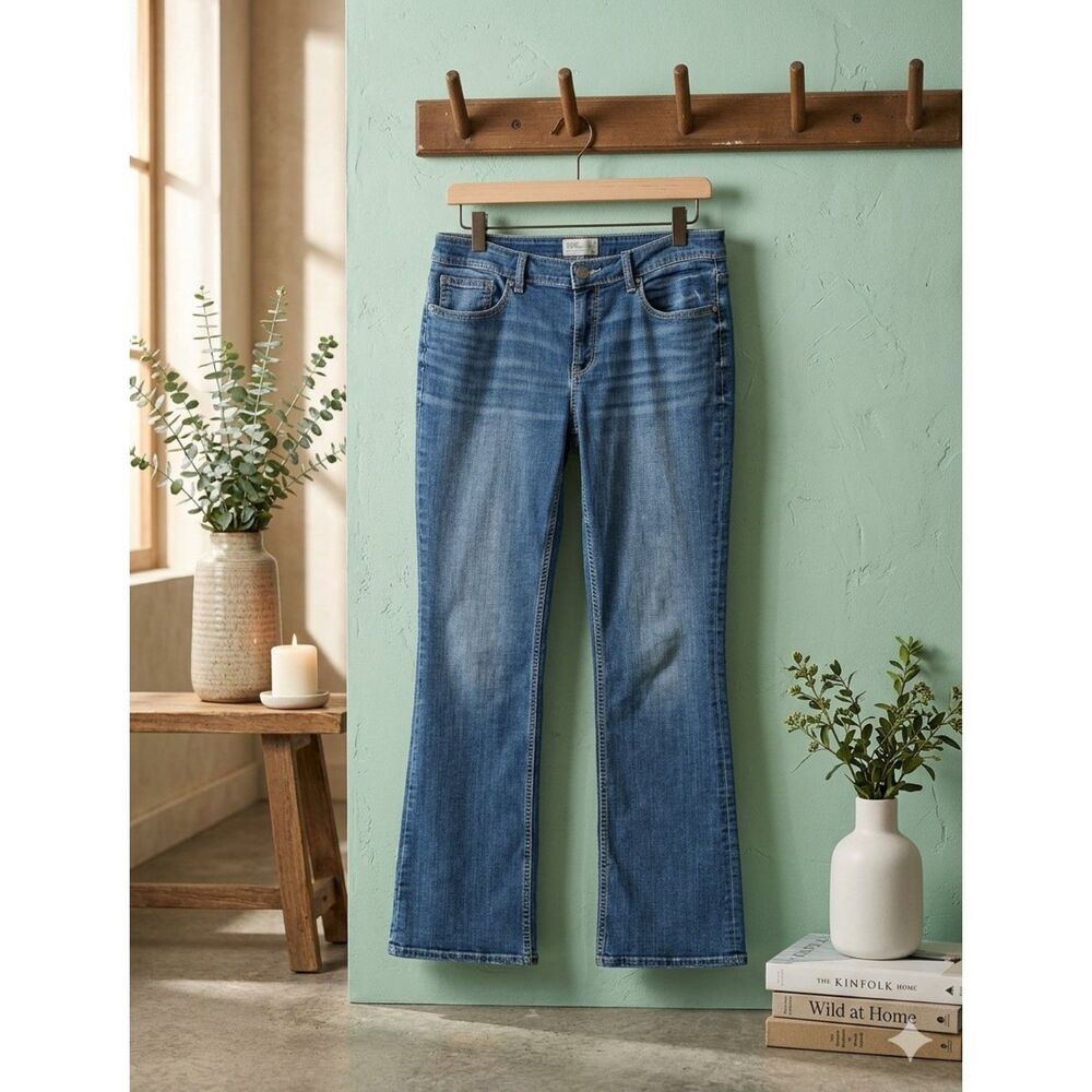 BKE Peyton Jeans Women's 31L Mid Rise Bootcut Stretch Blue Denim Buckle